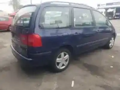 Veicolo di demolizione seat alhambra (7v9) auy dell'anno 2000 alimentato 