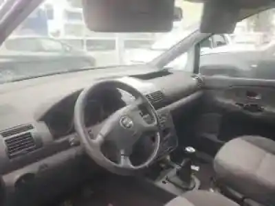 Veicolo di demolizione seat alhambra (7v9) auy dell'anno 2000 alimentato 