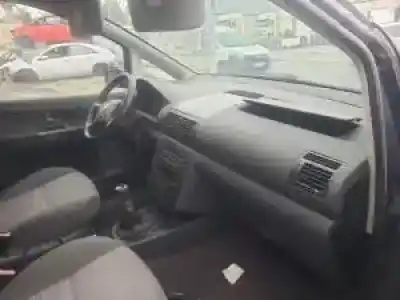 Veicolo di demolizione seat alhambra (7v9) auy dell'anno 2000 alimentato 