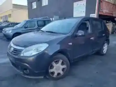 Veicolo di demolizione DACIA SANDERO 1.6 LPG dell'anno 2008 alimentato 