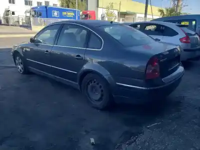 Vehículo de desguace volkswagen passat berlina (3b3) highline del año 2003 con motor avf