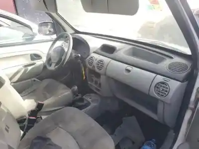 Scrapping Vehicle renault kangoo i (f/kc0) k9kb7 of the year 2005 powered 