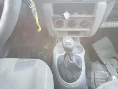 Scrapping Vehicle renault kangoo i (f/kc0) k9kb7 of the year 2005 powered 