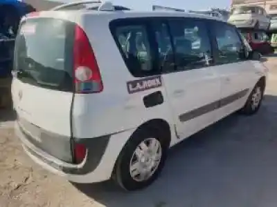 Scrapping Vehicle renault espace iv (jk0) f9q820 of the year 2002 powered 