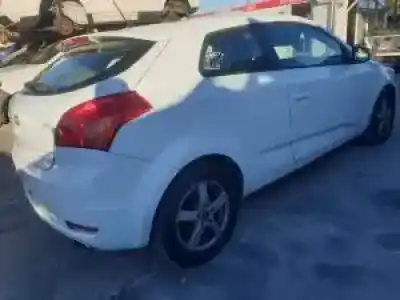 Sloopvoertuig kia pro_cee´d (ed) d4fb van het jaar 2010 aangedreven 