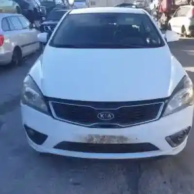 Sloopvoertuig kia pro_cee´d (ed) d4fb van het jaar 2010 aangedreven 