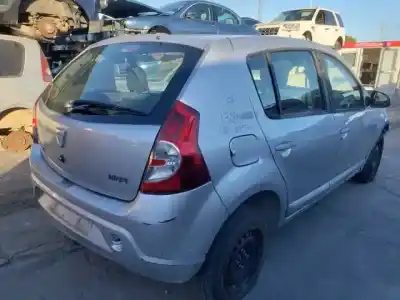 Veicolo di demolizione DACIA SANDERO 1.6 LPG dell'anno 2008 alimentato 