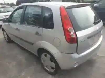 Veicolo di demolizione ford fiesta (cbk) d/f6jb dell'anno 2002 alimentato 