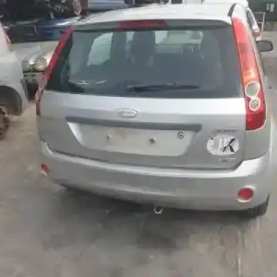 Veicolo di demolizione ford fiesta (cbk) d/f6jb dell'anno 2002 alimentato 