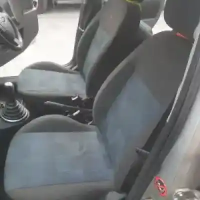 Veicolo di demolizione ford fiesta (cbk) d/f6jb dell'anno 2002 alimentato 