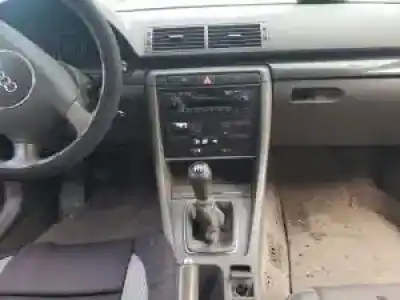 Veículo de Sucata audi a4 berlina (8e) awa do ano 2002 alimentado 
