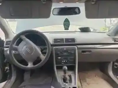 Veículo de Sucata audi a4 berlina (8e) awa do ano 2002 alimentado 