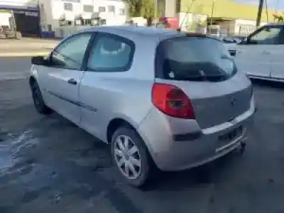 Scrapping Vehicle renault clio iii d4f740 of the year 2005 powered 