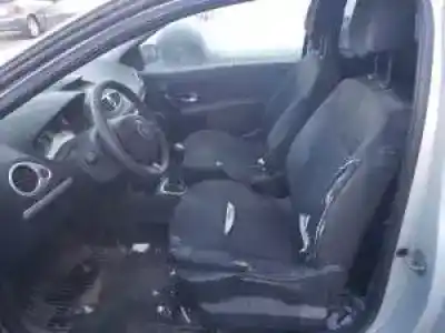 Scrapping Vehicle renault clio iii d4f740 of the year 2005 powered 