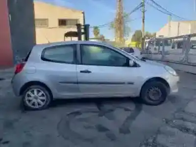 Scrapping Vehicle renault clio iii d4f740 of the year 2005 powered 