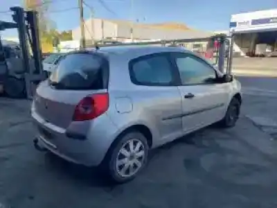 Scrapping Vehicle renault clio iii d4f740 of the year 2005 powered 