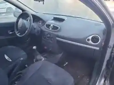 Scrapping Vehicle renault clio iii d4f740 of the year 2005 powered 