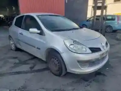 Scrapping Vehicle renault clio iii d4f740 of the year 2005 powered 