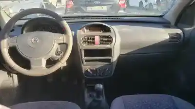 Здавання транспортного засобу opel corsa c z14xe року 2000 потужний 