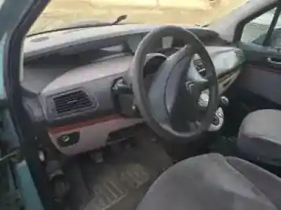 Sloopvoertuig citroen c8 2.2 hdi fap cat (4hw) van het jaar 2002 aangedreven 