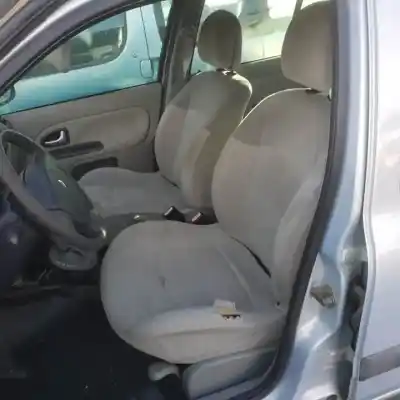 Здавання транспортного засобу renault clio ii fase ii (b/cb0) k4j711 року 2001 потужний 