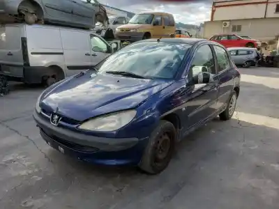 Sloopvoertuig peugeot                                            206 berlina                                                                                                                                                                                                                                                xr                                                                                                                                                                                                                                                         van het jaar 2001 aangedreven kfw