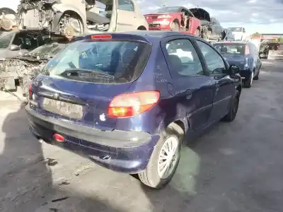 Sloopvoertuig peugeot                                            206 berlina                                                                                                                                                                                                                                                xr                                                                                                                                                                                                                                                         van het jaar 2001 aangedreven kfw