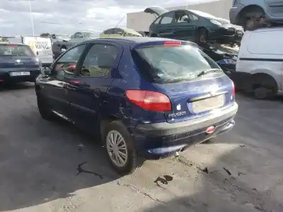 Sloopvoertuig peugeot                                            206 berlina                                                                                                                                                                                                                                                xr                                                                                                                                                                                                                                                         van het jaar 2001 aangedreven kfw