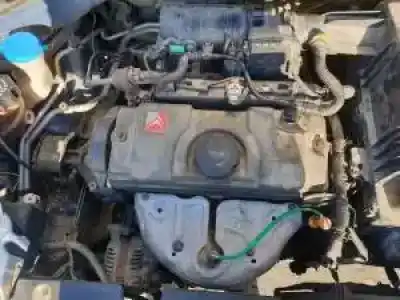 Veículo de Sucata citroen c3 pluriel kfv do ano 2003 alimentado 