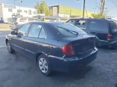Veicolo di demolizione hyundai accent (lc) g4ea dell'anno 2001 alimentato 