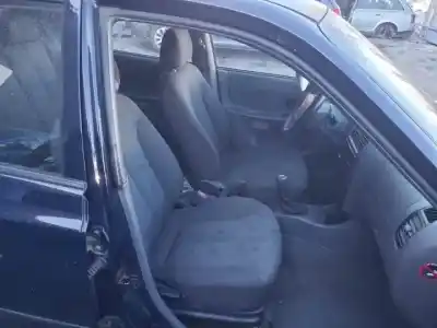 Veicolo di demolizione hyundai accent (lc) g4ea dell'anno 2001 alimentato 