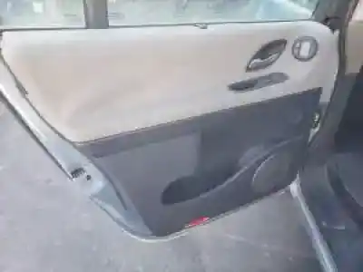 Scrapping Vehicle renault espace iv (jk0) g9t742 of the year 2002 powered 