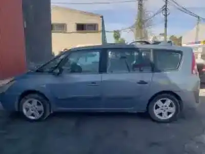 Scrapping Vehicle renault espace iv (jk0) g9t742 of the year 2002 powered 