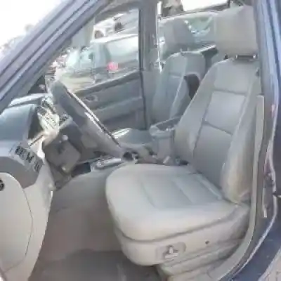 Scrapping Vehicle kia sorento (bl) d4cb of the year 2002 powered 