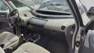 Здавання транспортного засобу renault espace iv (jk0) d-g9tj7 року 2002 потужний 