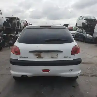 Здавання транспортного засобу peugeot                                            206 berlina                                                                                                                                                                                                                                                xr                                                                                                                                                                                                                                                         року 2004 потужний 8hx