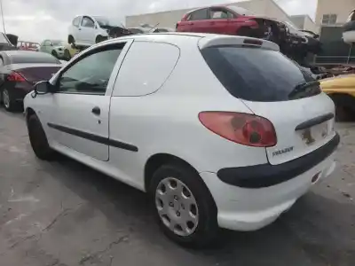 Здавання транспортного засобу peugeot                                            206 berlina                                                                                                                                                                                                                                                xr                                                                                                                                                                                                                                                         року 2004 потужний 8hx