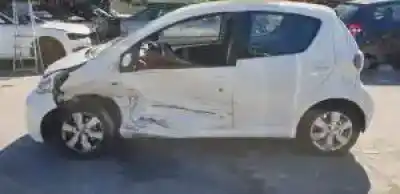 Sloopvoertuig toyota aygo (kgb/wnb) 1kr-fe van het jaar 2014 aangedreven 