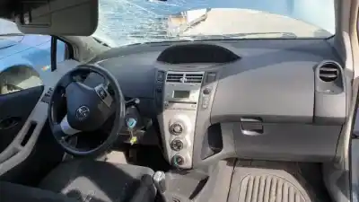 Véhicule à la ferraille toyota yaris (ksp9/scp9/nlp9) 2szfe de l'année 2005 alimenté 