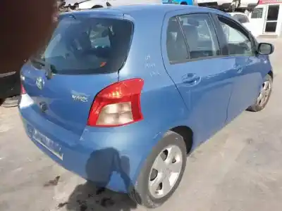 Véhicule à la ferraille toyota yaris (ksp9/scp9/nlp9) 2szfe de l'année 2005 alimenté 