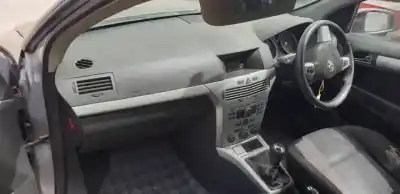 Veicolo di demolizione opel astra h caravan z17dth dell'anno 2008 alimentato 