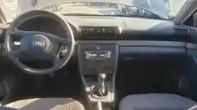 Veículo de Sucata audi a4 berlina (b5) apt do ano 1999 alimentado 