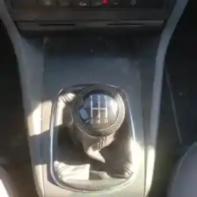 Veículo de Sucata audi a4 berlina (b5) apt do ano 1999 alimentado 