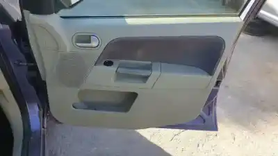 Здавання транспортного засобу ford fusion (cbk) f6jb року 2002 потужний 