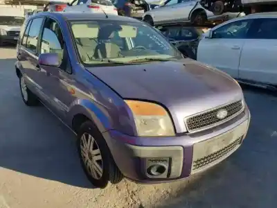 Здавання транспортного засобу ford fusion (cbk) f6jb року 2002 потужний 