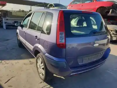 Здавання транспортного засобу ford fusion (cbk) f6jb року 2002 потужний 