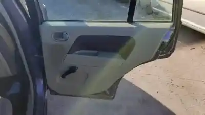 Здавання транспортного засобу ford fusion (cbk) f6jb року 2002 потужний 