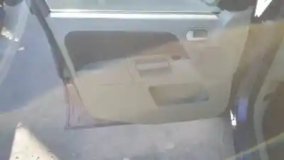 Здавання транспортного засобу ford fusion (cbk) f6jb року 2002 потужний 