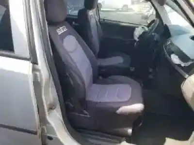 Veicolo di demolizione opel meriva d-y17dt dell'anno 2003 alimentato 