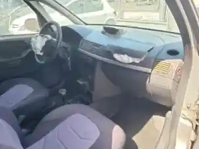 Veicolo di demolizione opel meriva d-y17dt dell'anno 2003 alimentato 